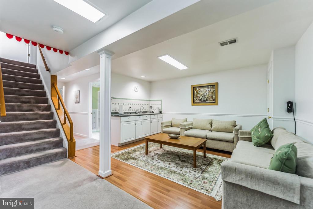 7905 WINGATE DRIVE