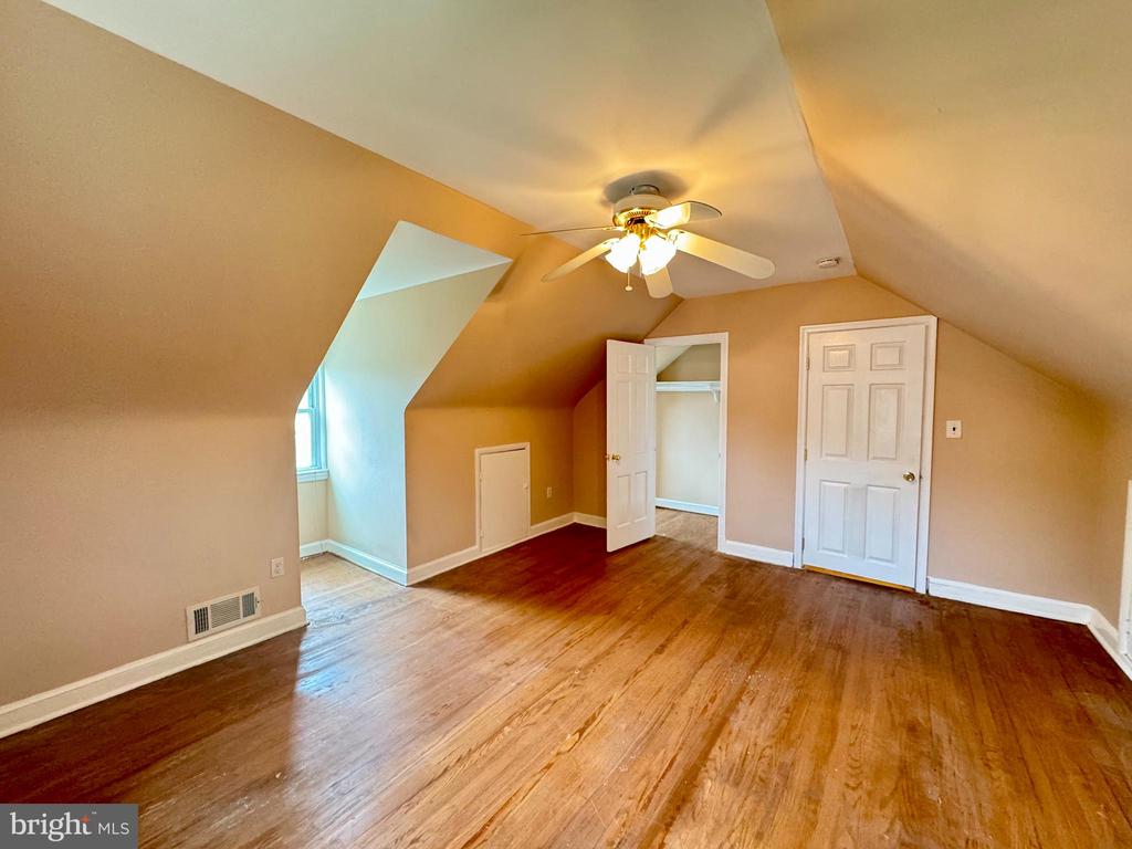 7007 ADELPHI ROAD