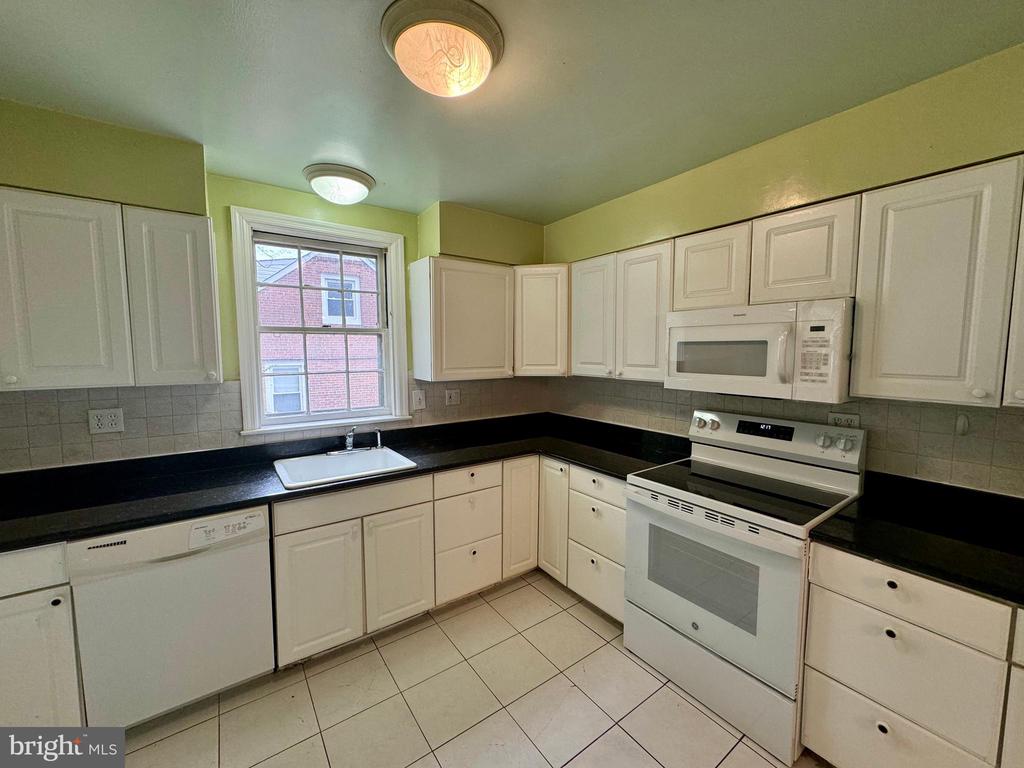 7007 ADELPHI ROAD
