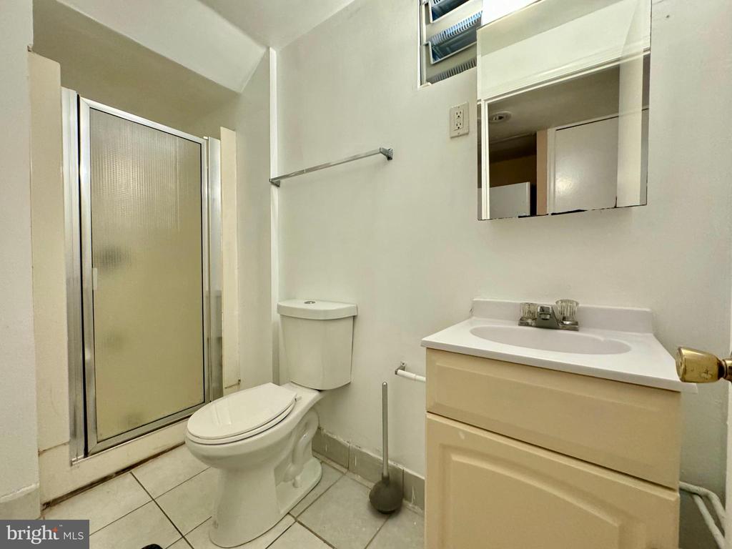 7007 ADELPHI ROAD