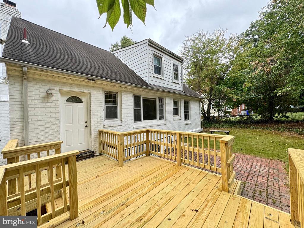 7007 ADELPHI ROAD