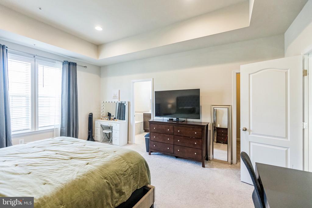 9067 FOX STREAM WAY