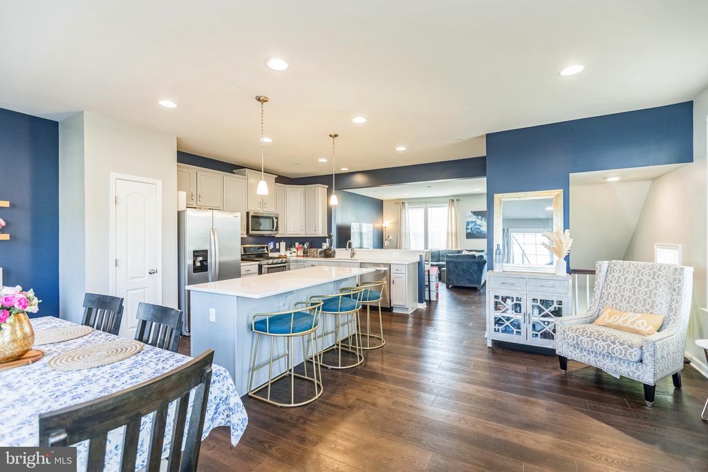 9067 FOX STREAM WAY