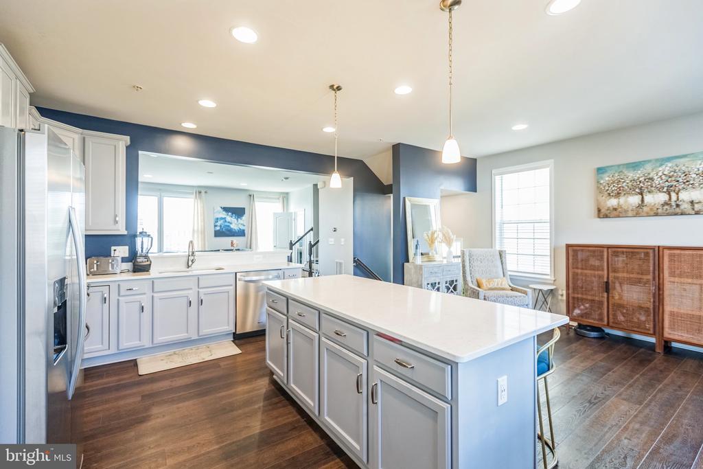 9067 FOX STREAM WAY