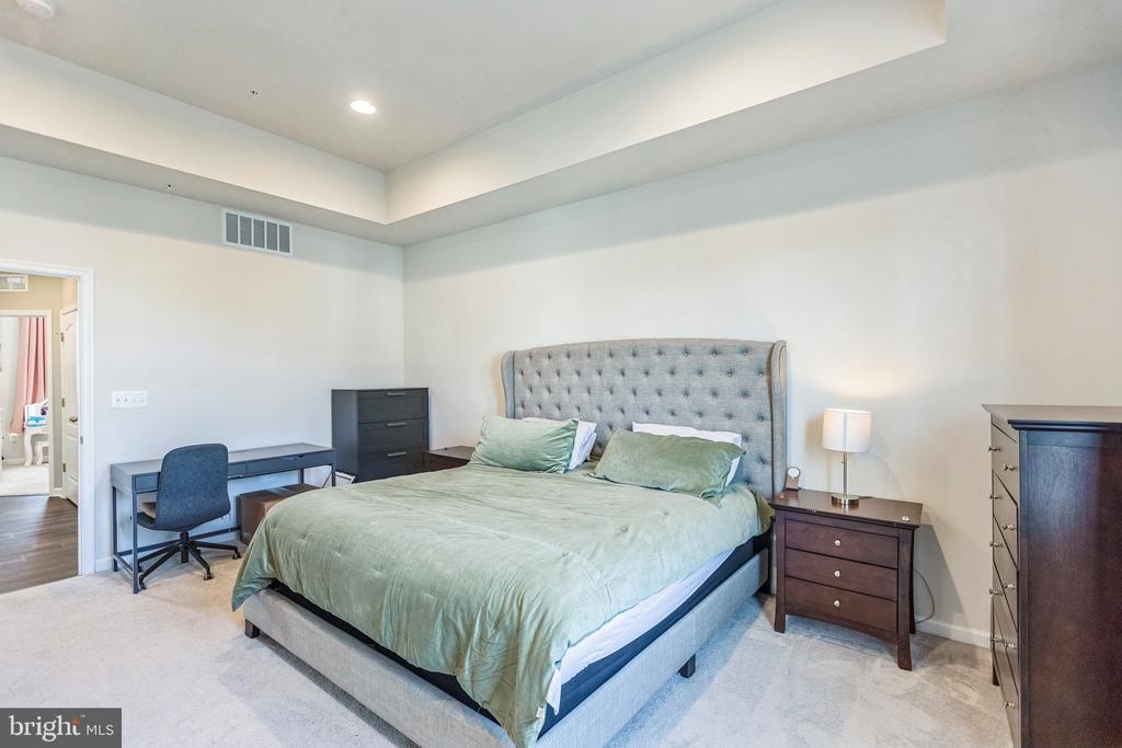 9067 FOX STREAM WAY