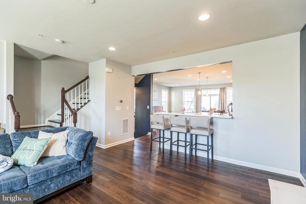 9067 FOX STREAM WAY