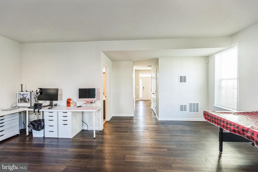 9067 FOX STREAM WAY