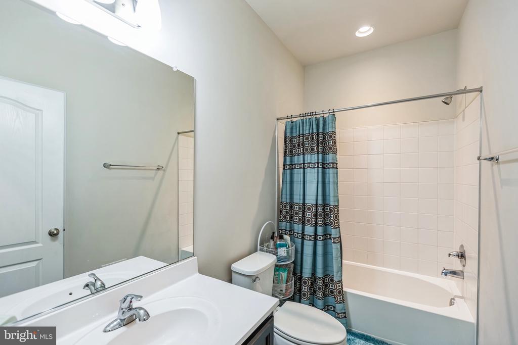 9067 FOX STREAM WAY