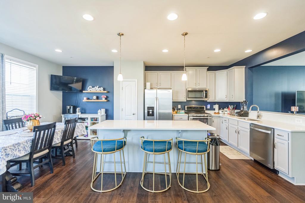 9067 FOX STREAM WAY
