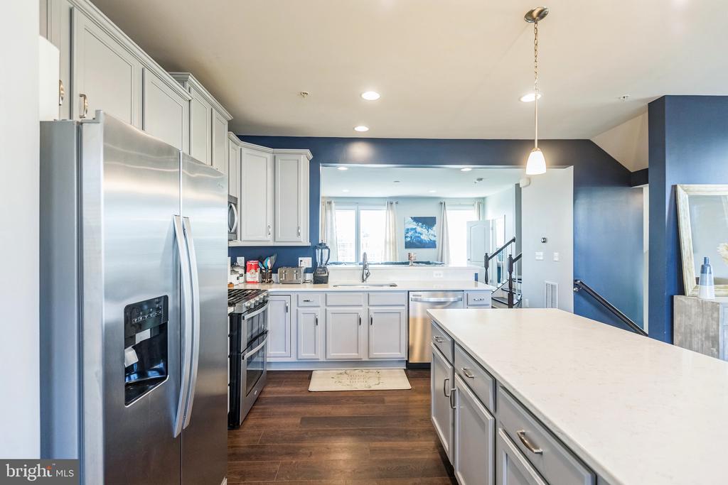 9067 FOX STREAM WAY
