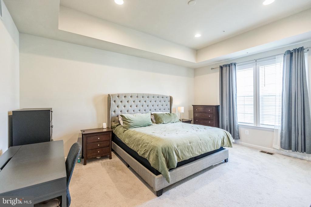9067 FOX STREAM WAY