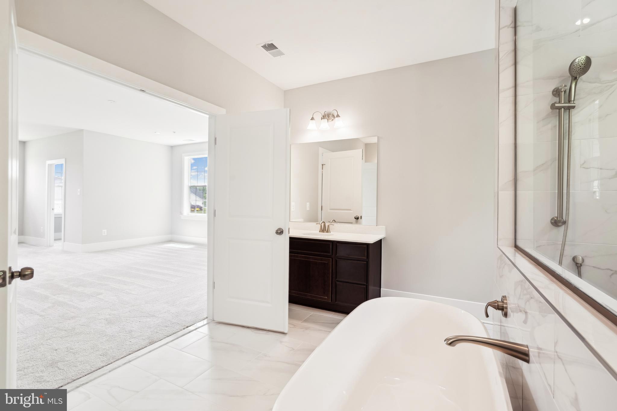 3906 DIPLOMAT AVENUE