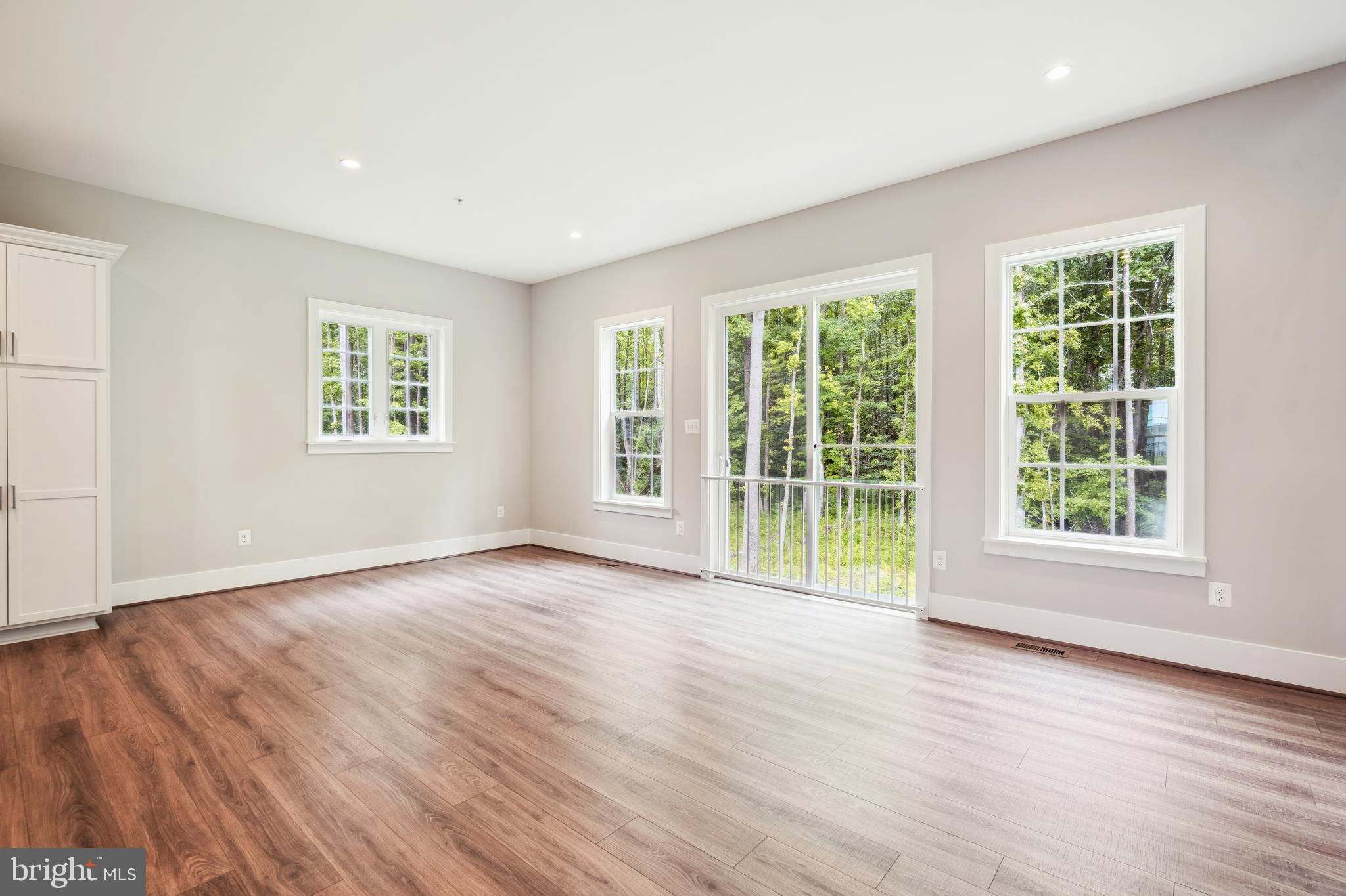 3906 DIPLOMAT AVENUE