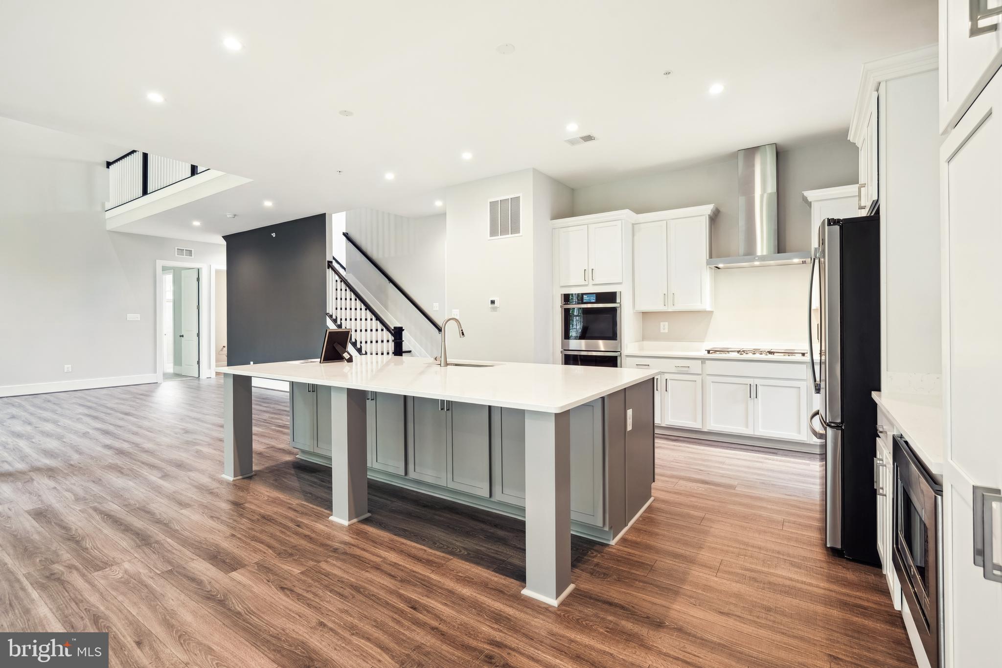 3906 DIPLOMAT AVENUE