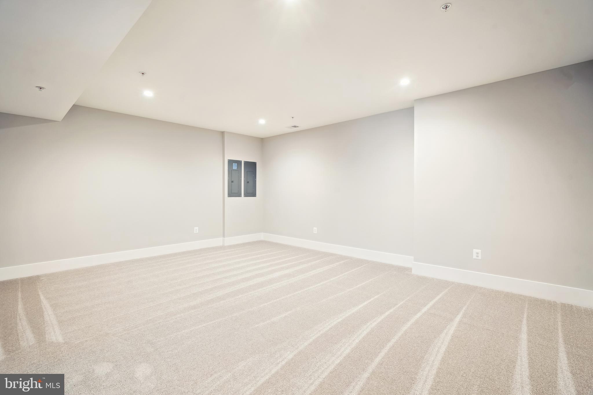 3906 DIPLOMAT AVENUE