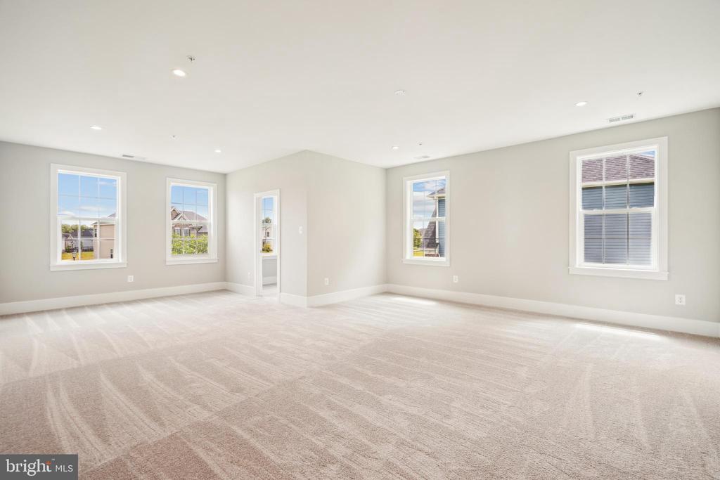 3906 DIPLOMAT AVENUE