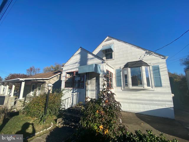 1226 LARCHMONT AVENUE