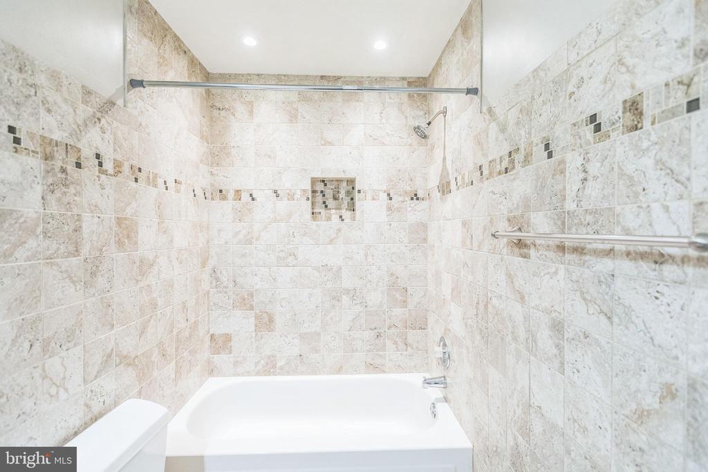 2507 ATRIUM COURT