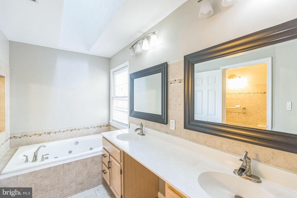 2507 ATRIUM COURT