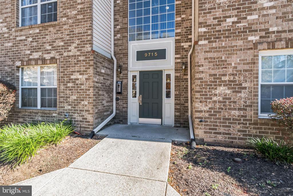 9715 LAKE POINTE COURT 304