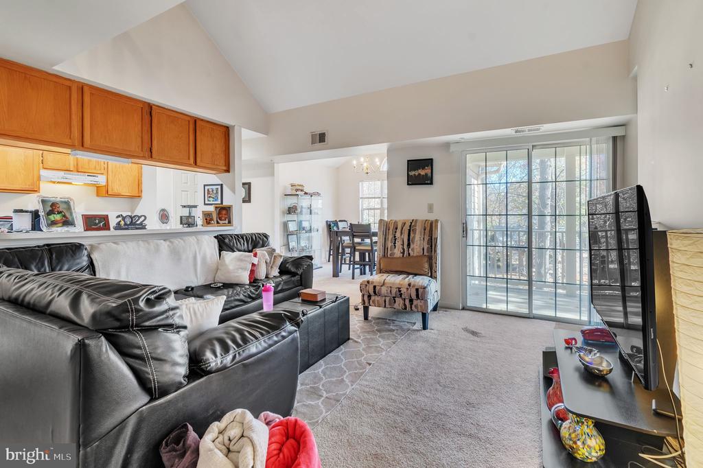 9715 LAKE POINTE COURT 304