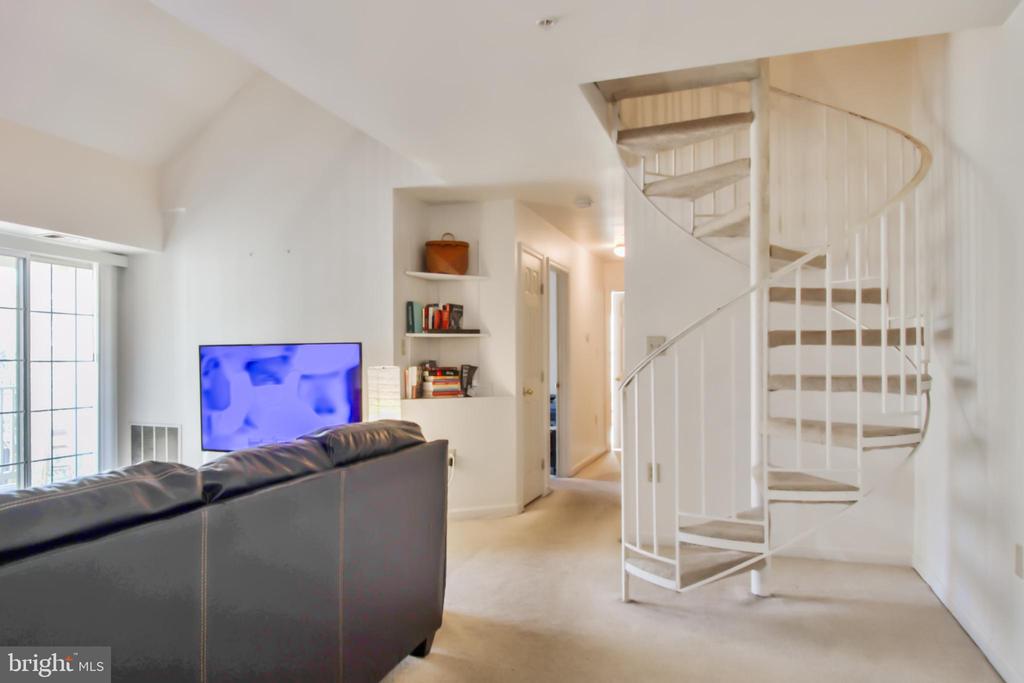 9715 LAKE POINTE COURT 304
