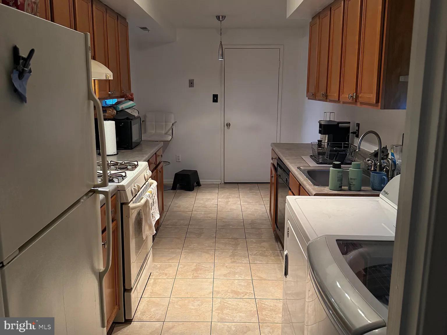 10202 PRINCE PLACE 2-201