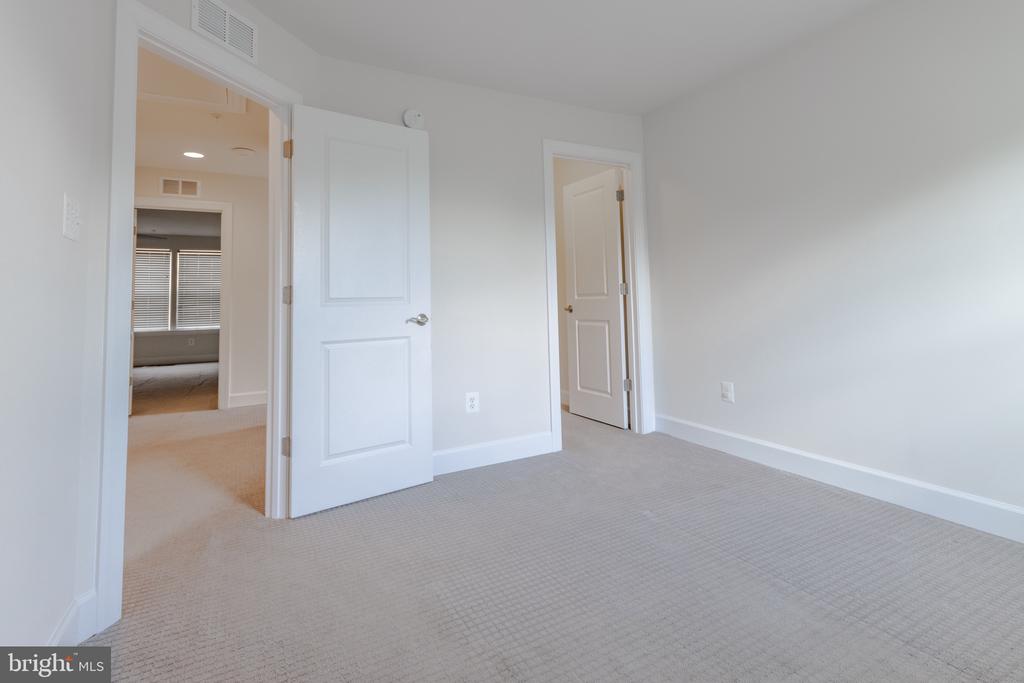 9159 FOX STREAM WAY