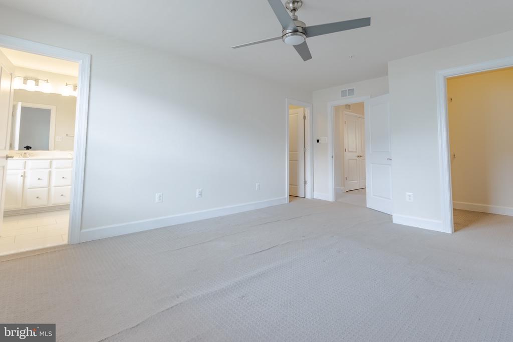 9159 FOX STREAM WAY
