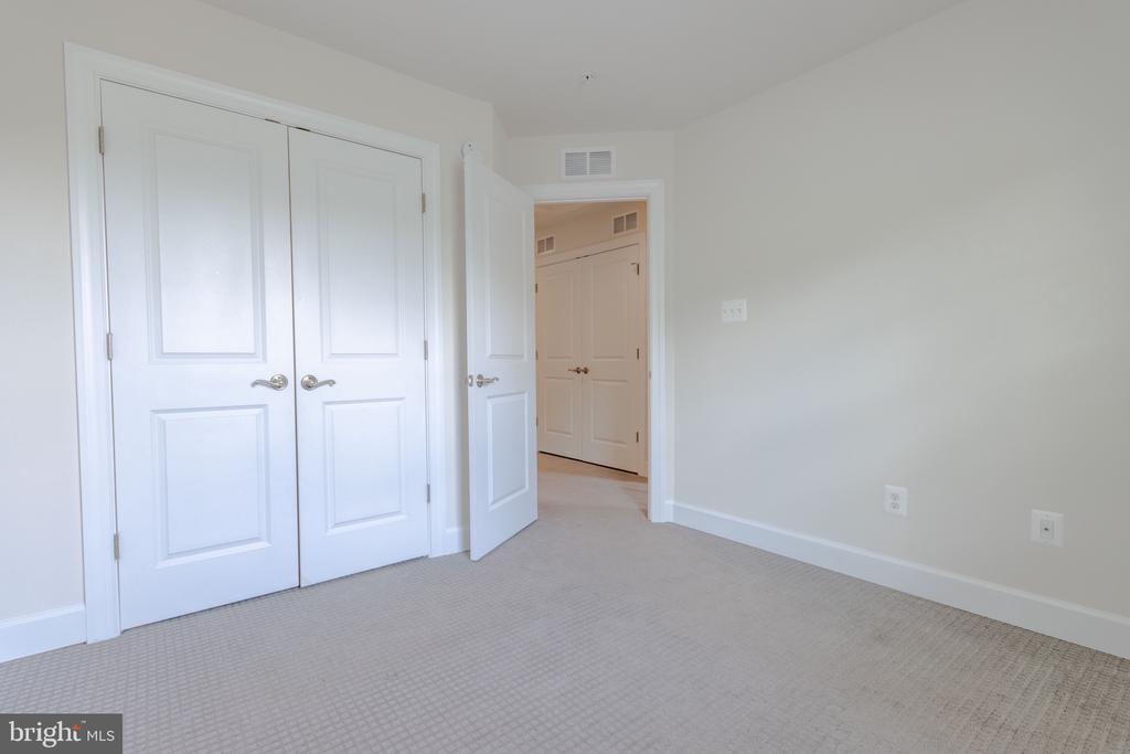 9159 FOX STREAM WAY