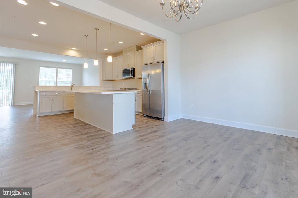 9159 FOX STREAM WAY