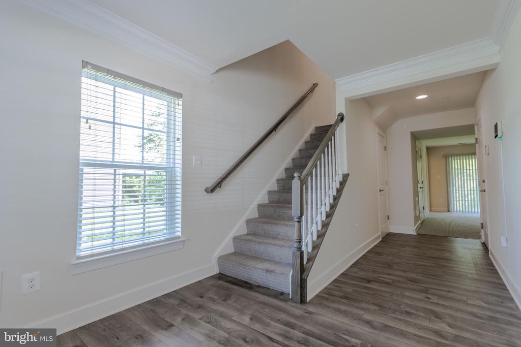 9159 FOX STREAM WAY