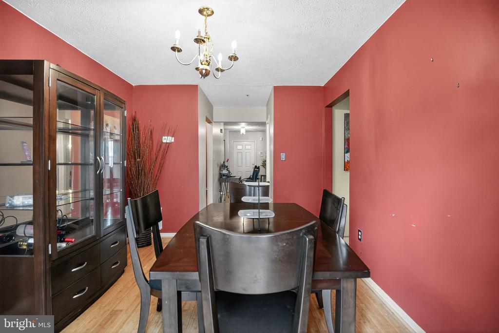 6807 HOLLY BERRY COURT