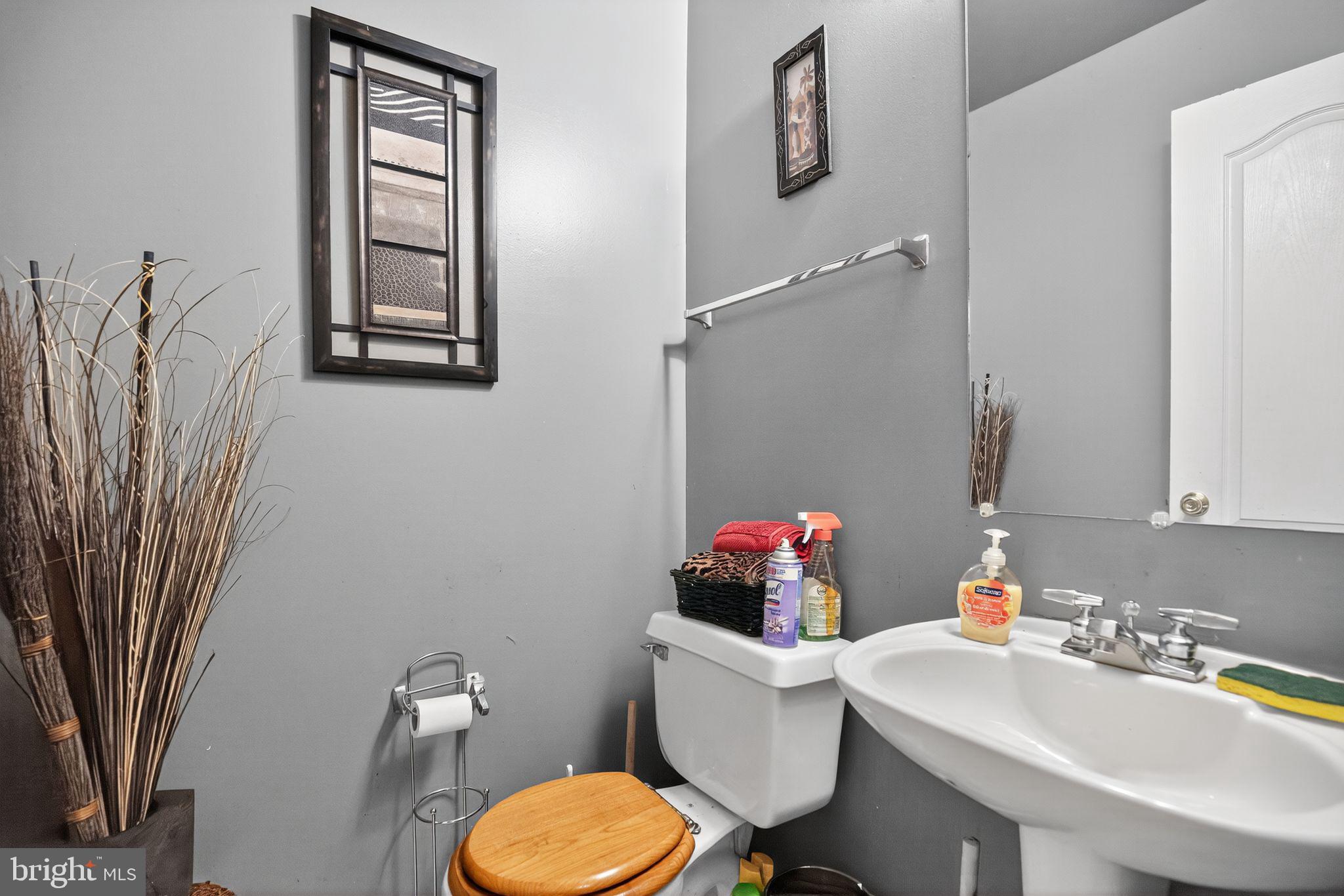 6807 HOLLY BERRY COURT