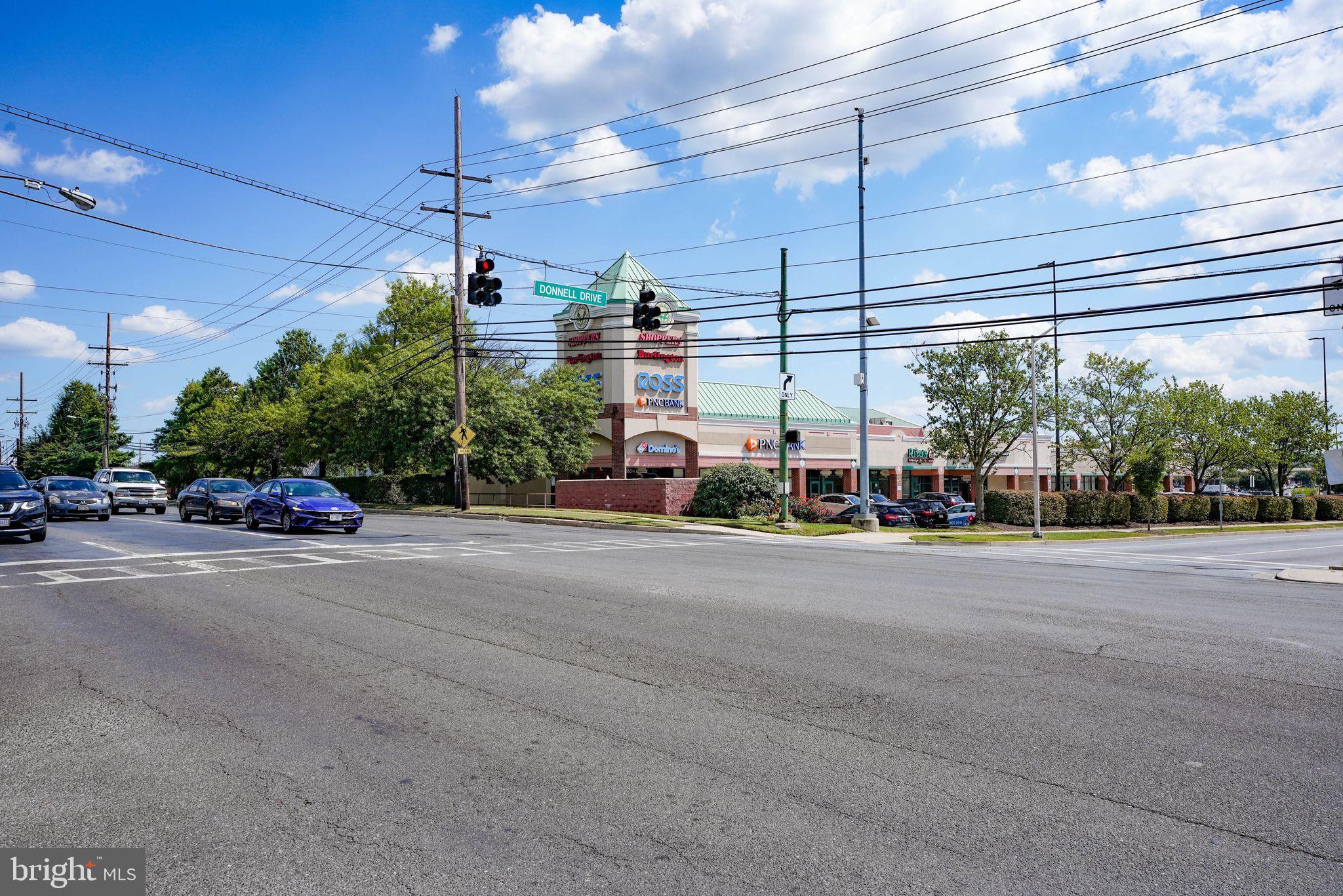 6807 HOLLY BERRY COURT