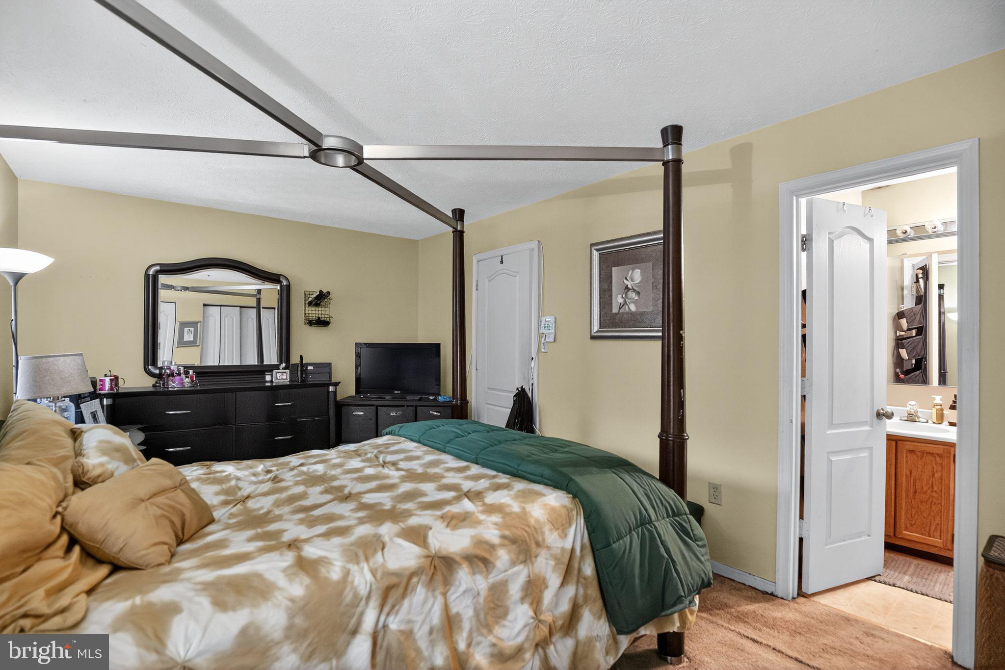 6807 HOLLY BERRY COURT