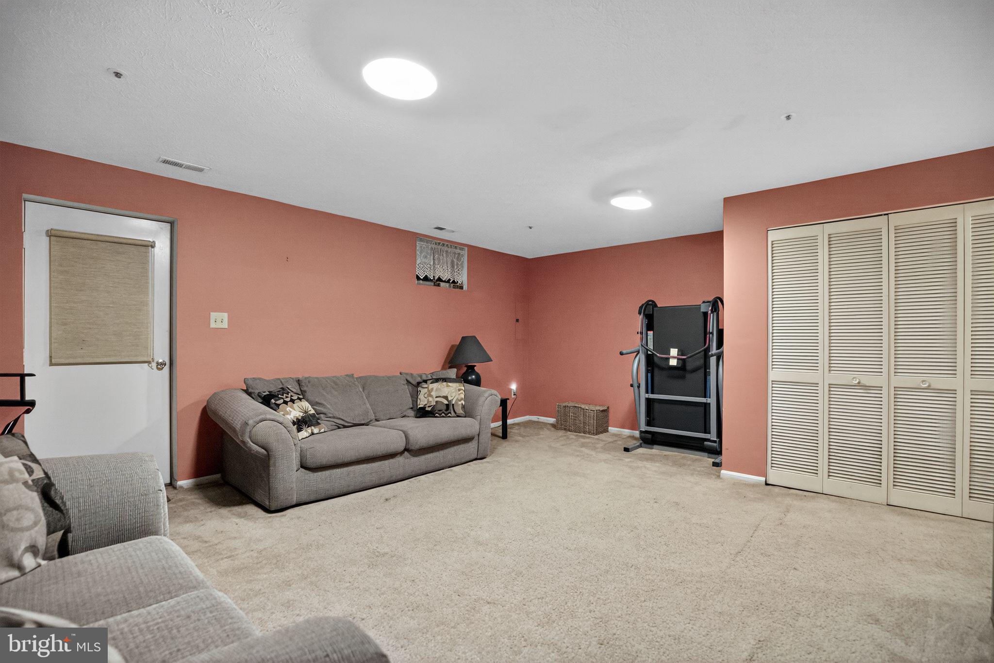 6807 HOLLY BERRY COURT