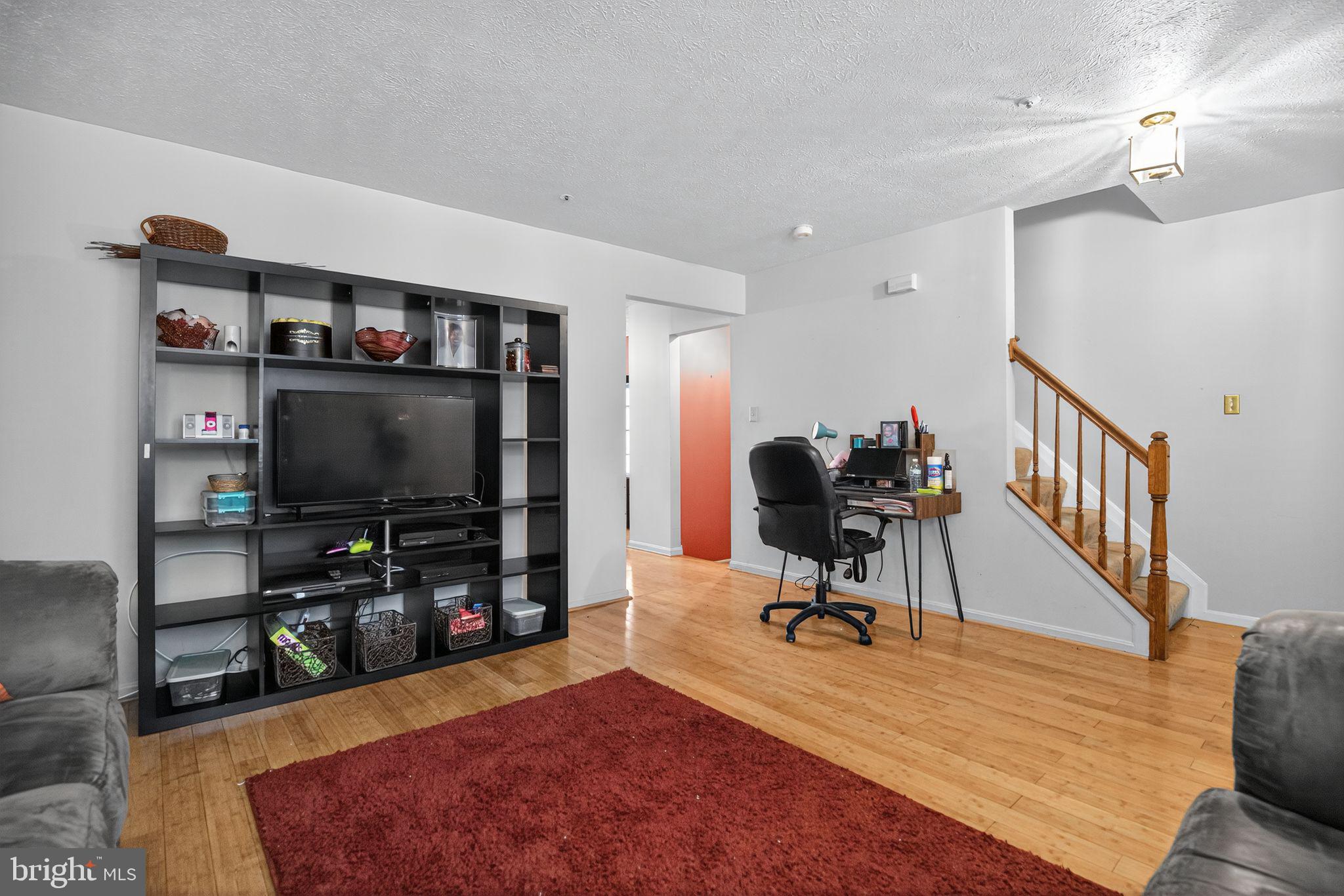 6807 HOLLY BERRY COURT