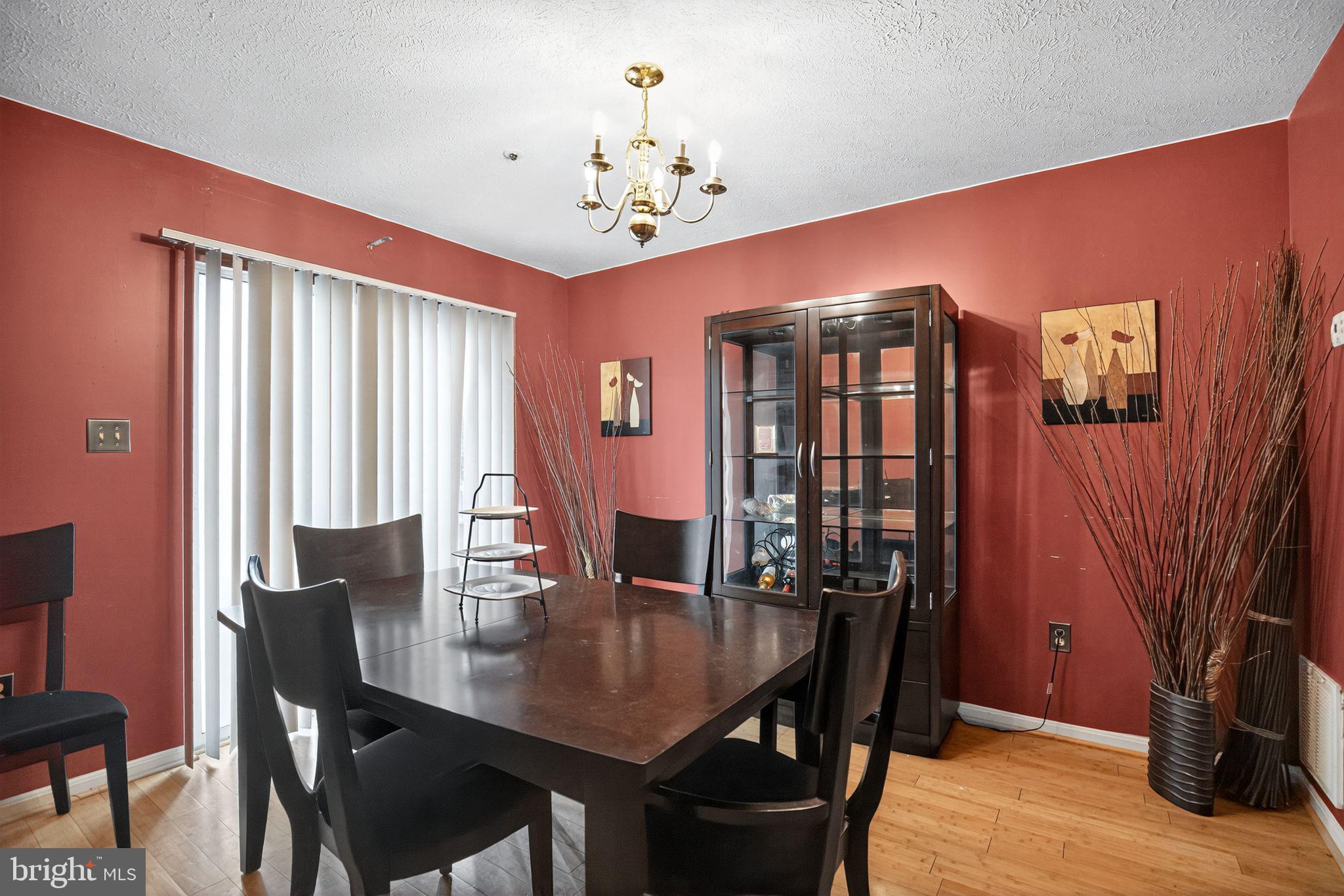 6807 HOLLY BERRY COURT