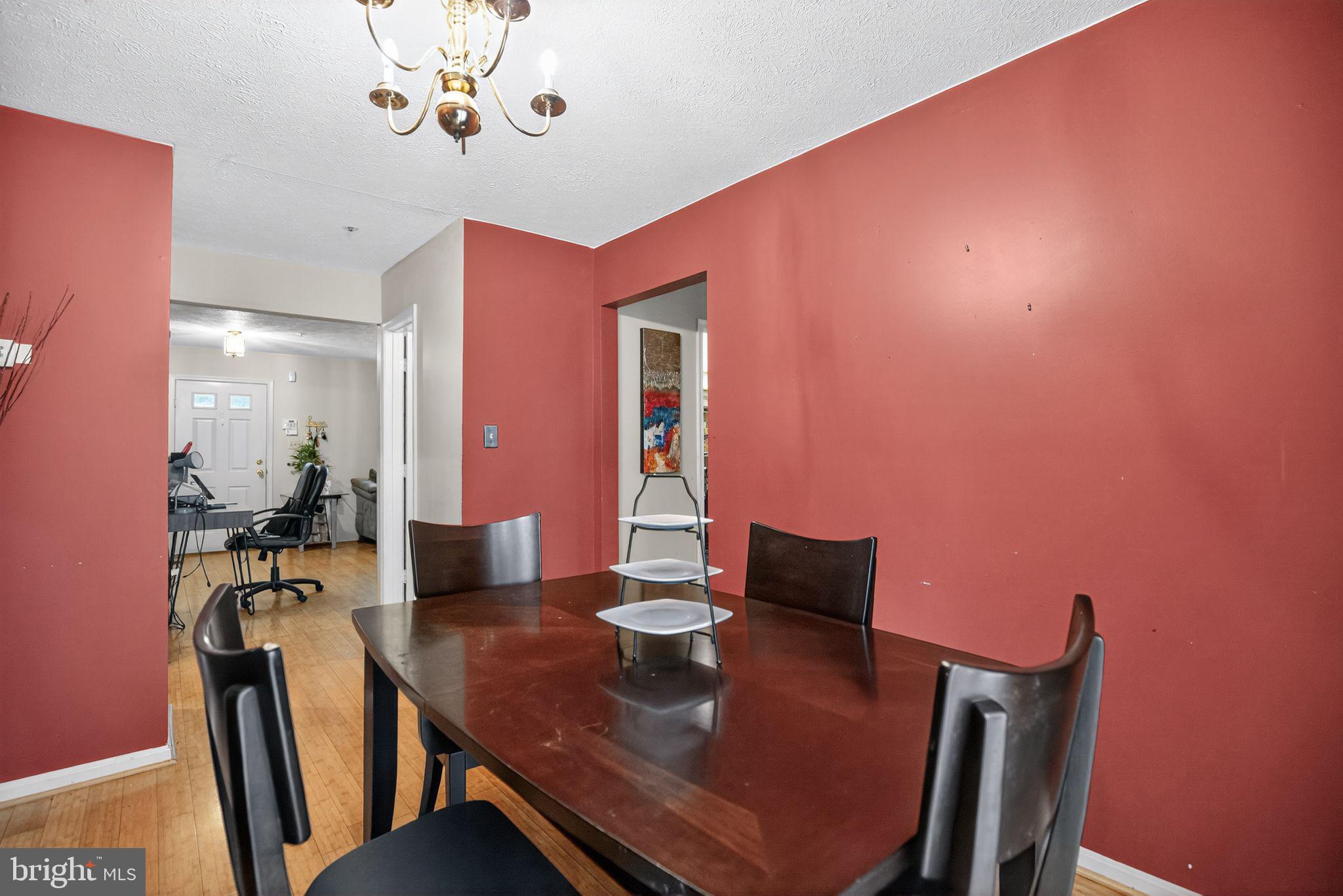 6807 HOLLY BERRY COURT