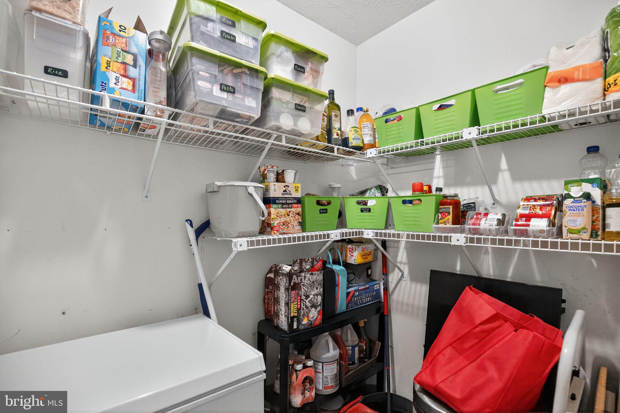 6807 HOLLY BERRY COURT