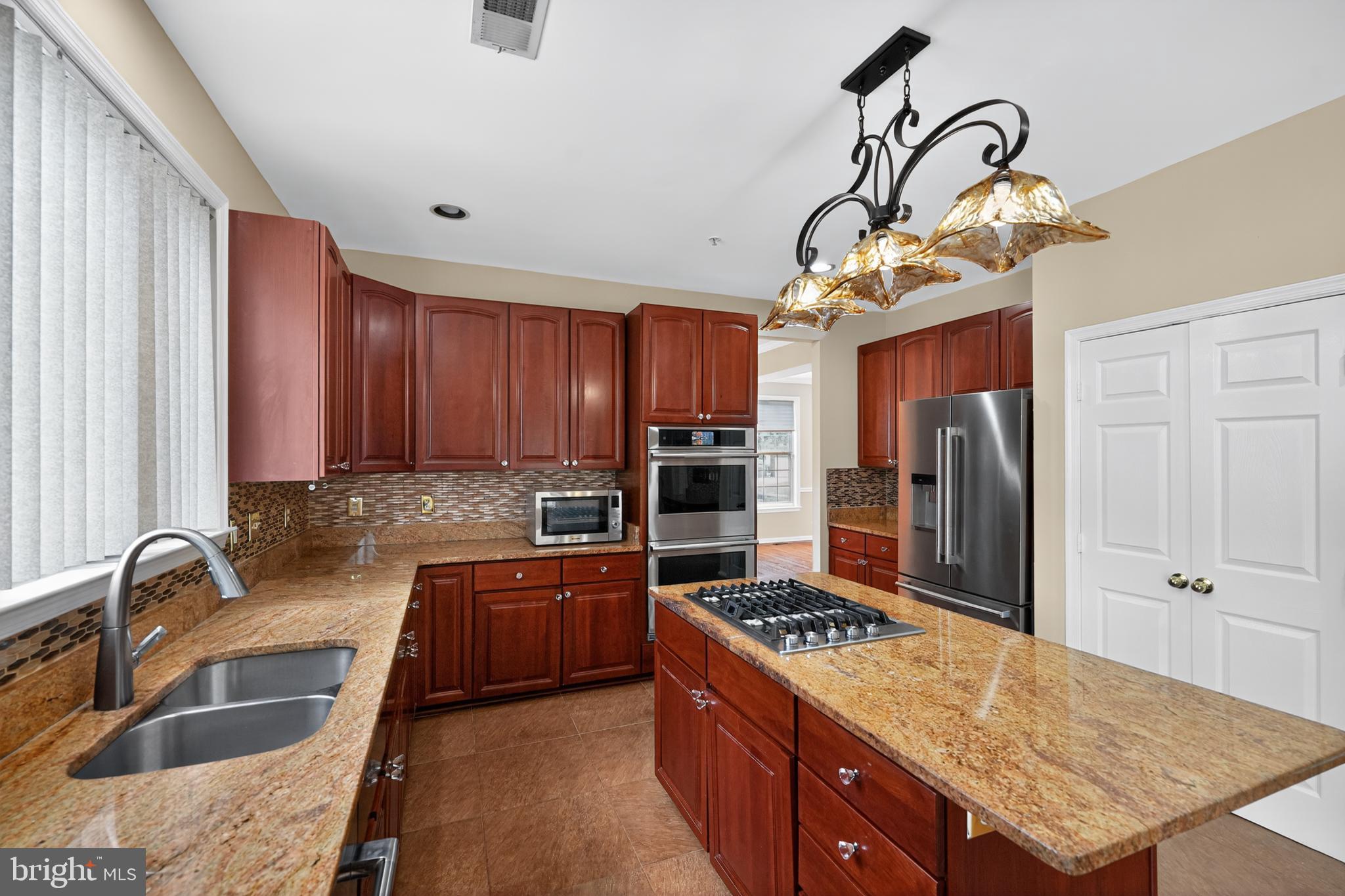 1600 WHISTLING DUCK DRIVE