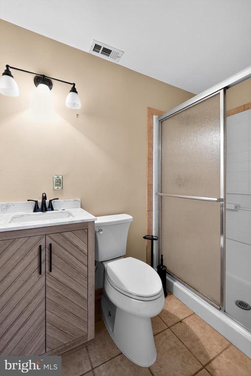 1600 WHISTLING DUCK DRIVE