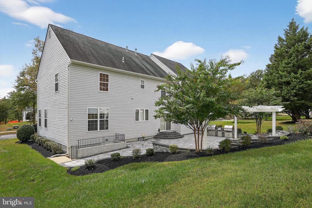 1600 WHISTLING DUCK DRIVE