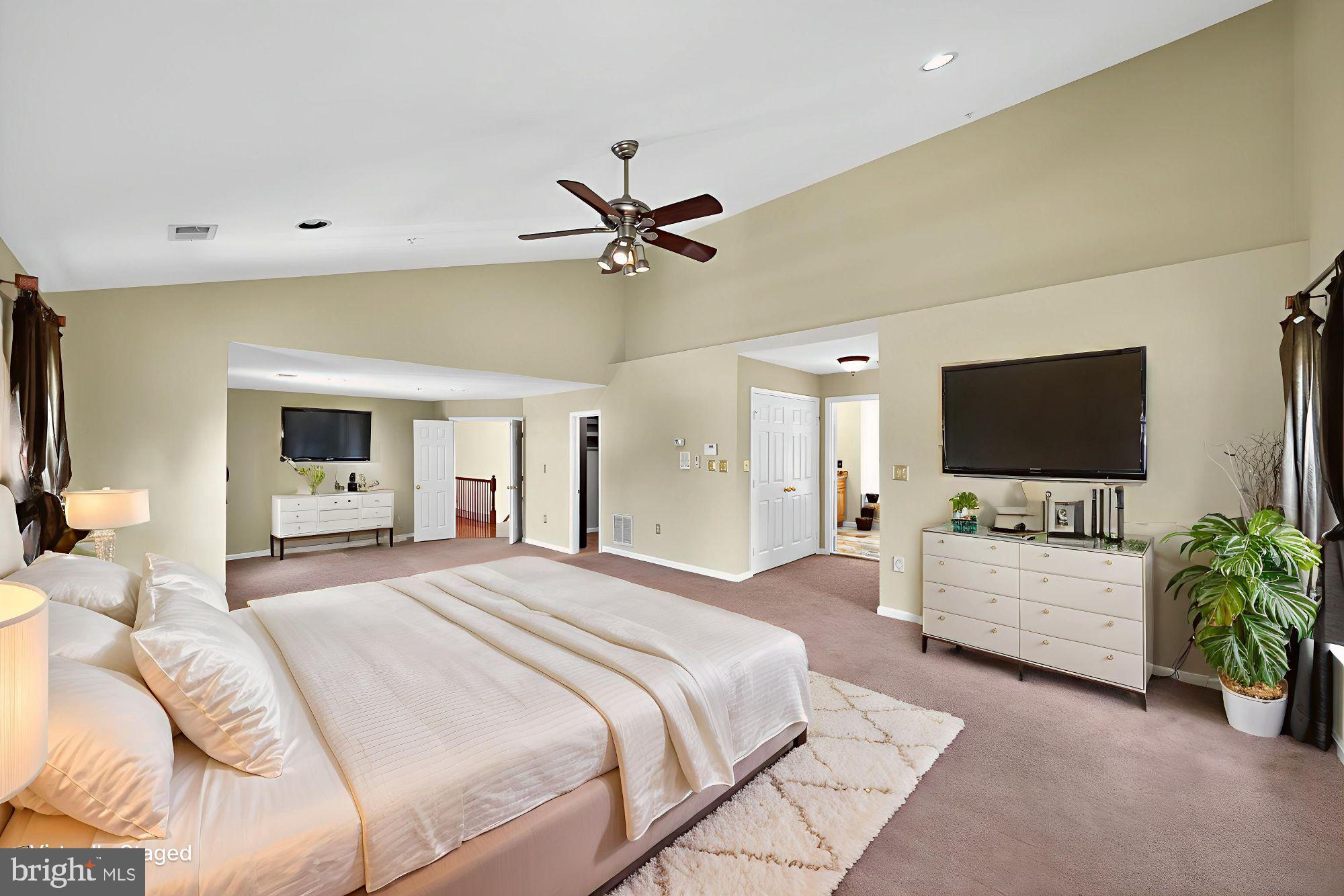 1600 WHISTLING DUCK DRIVE