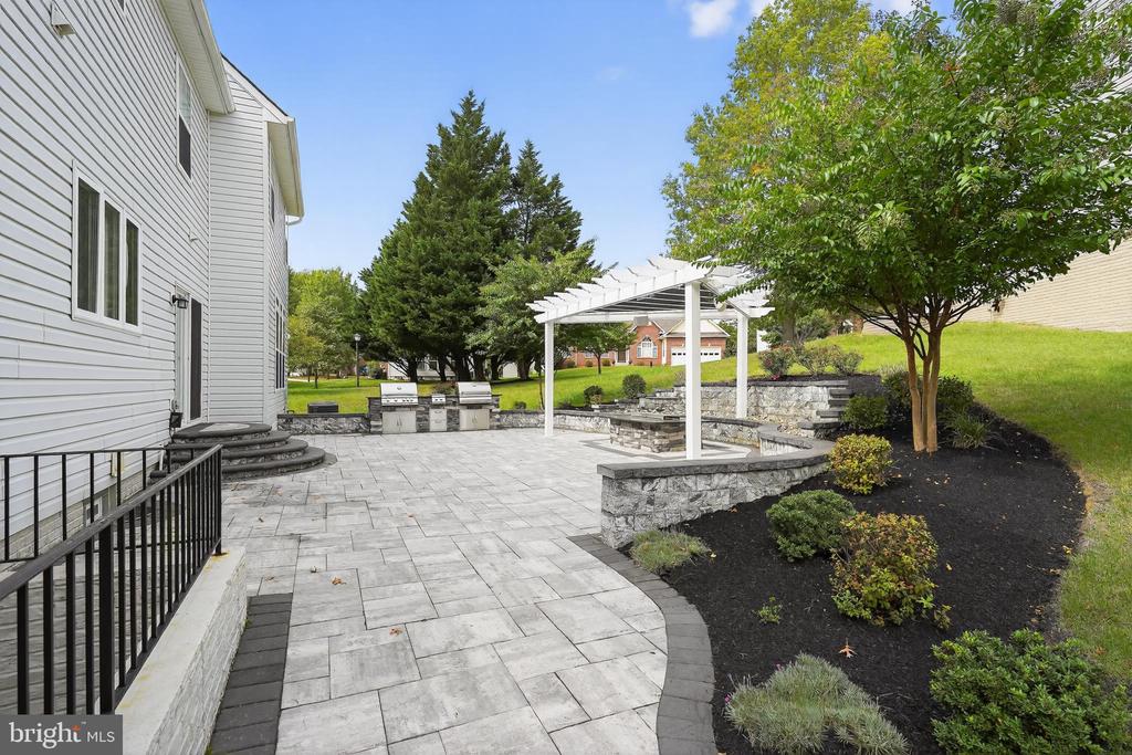 1600 WHISTLING DUCK DRIVE