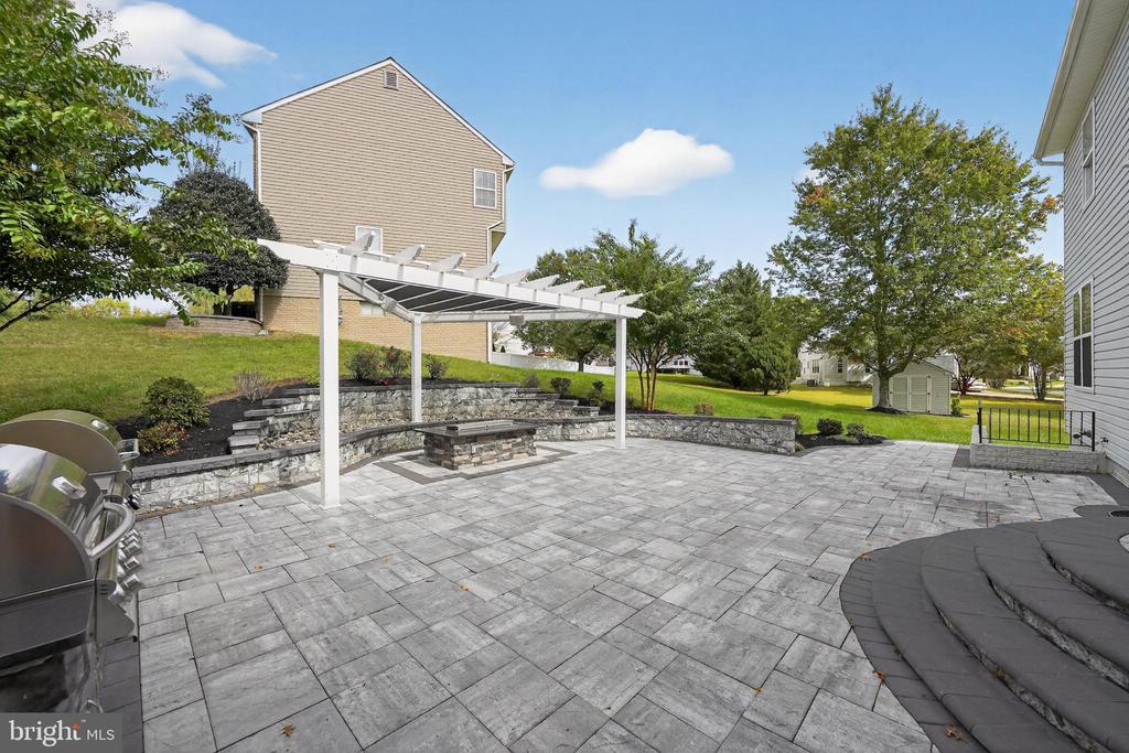 1600 WHISTLING DUCK DRIVE