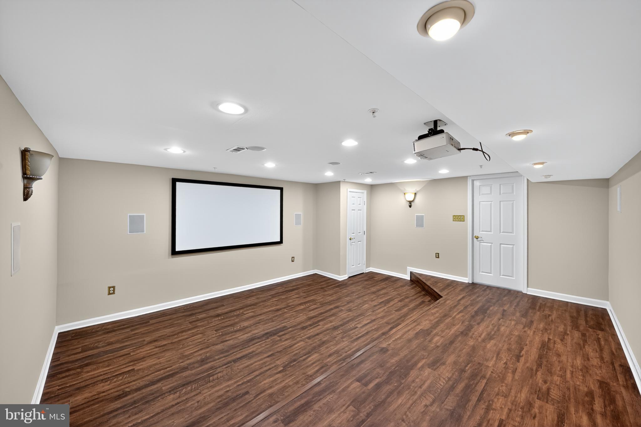 1600 WHISTLING DUCK DRIVE