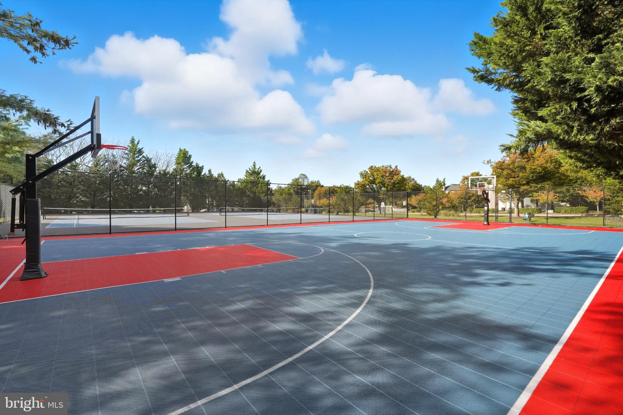 1600 WHISTLING DUCK DRIVE