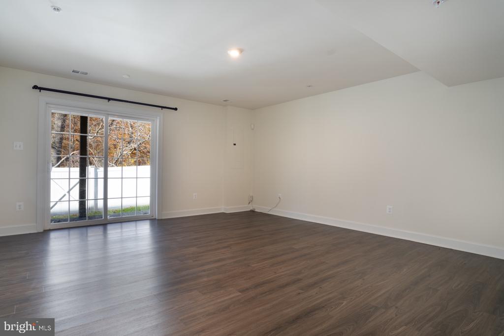 9105 FOX STREAM WAY
